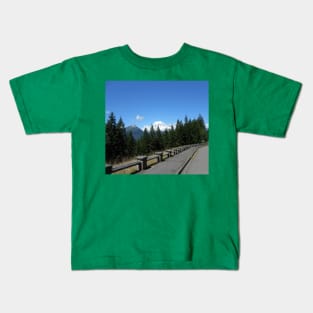 Mt Rainer Overlook By The Road Kids T-Shirt